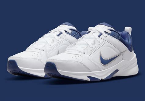 nike air monarch high tops